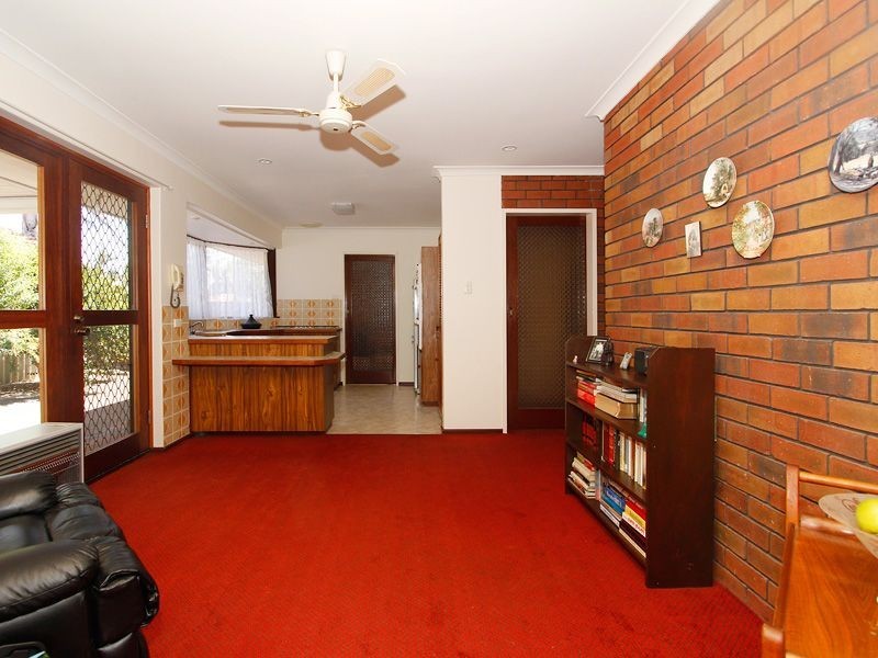 16 Shelburn Road, Thornlie WA 6108