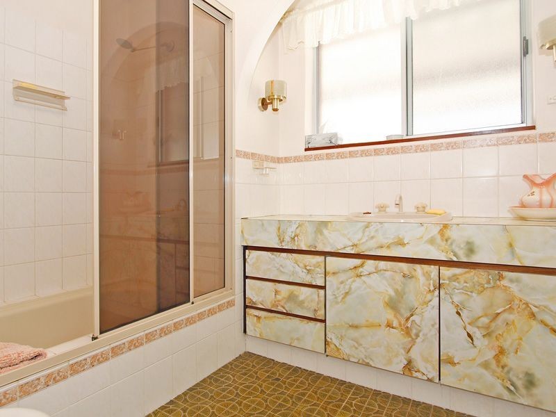 16 Shelburn Road, Thornlie WA 6108