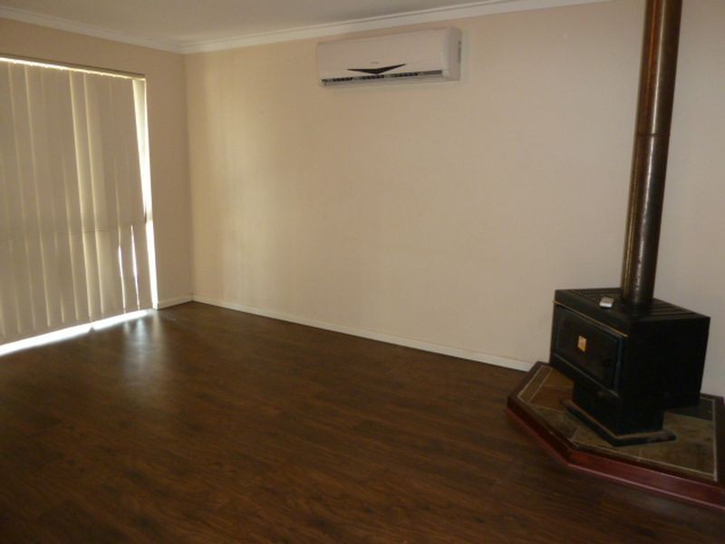 33 Rushbrook Way, Thornlie WA 6108