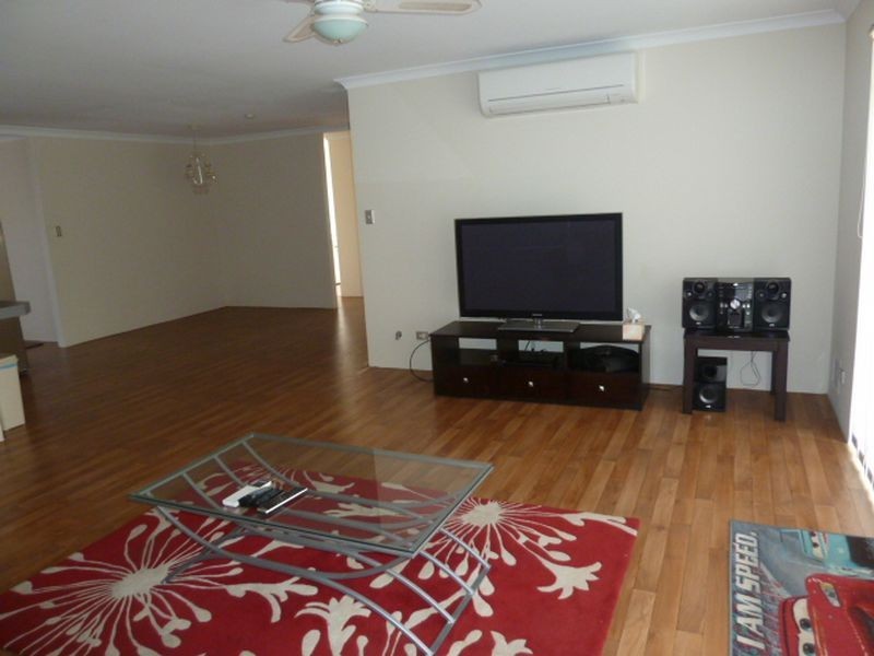 13 Vanilla Glade, Kenwick WA 6107