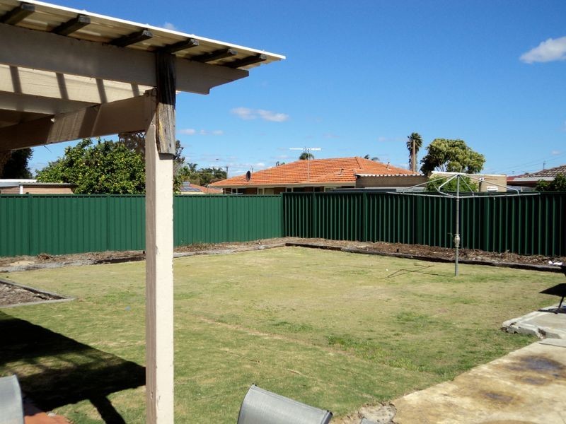 10 Ranmere Way, Langford WA 6147