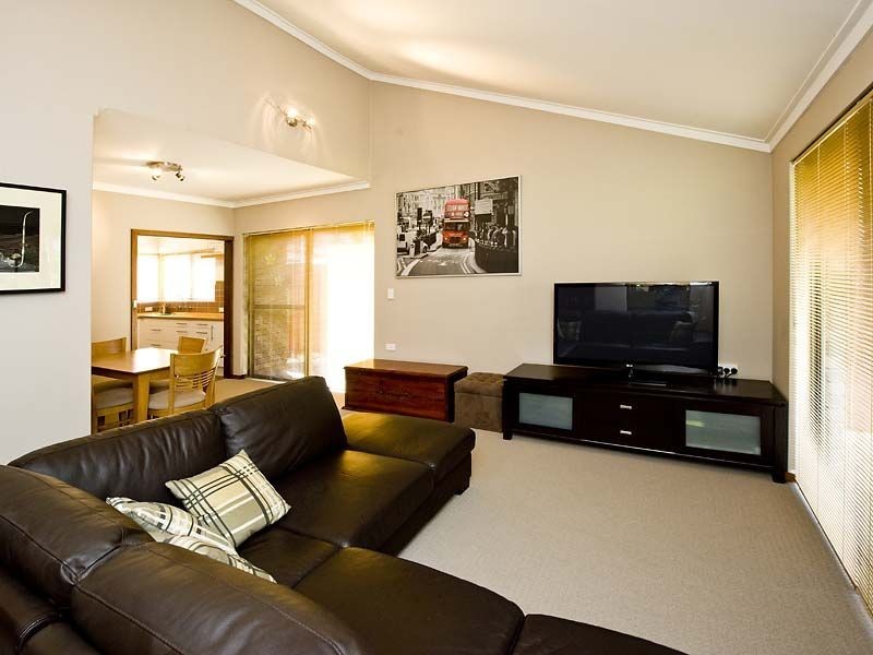 37 Grenadier Drive, Thornlie WA 6108