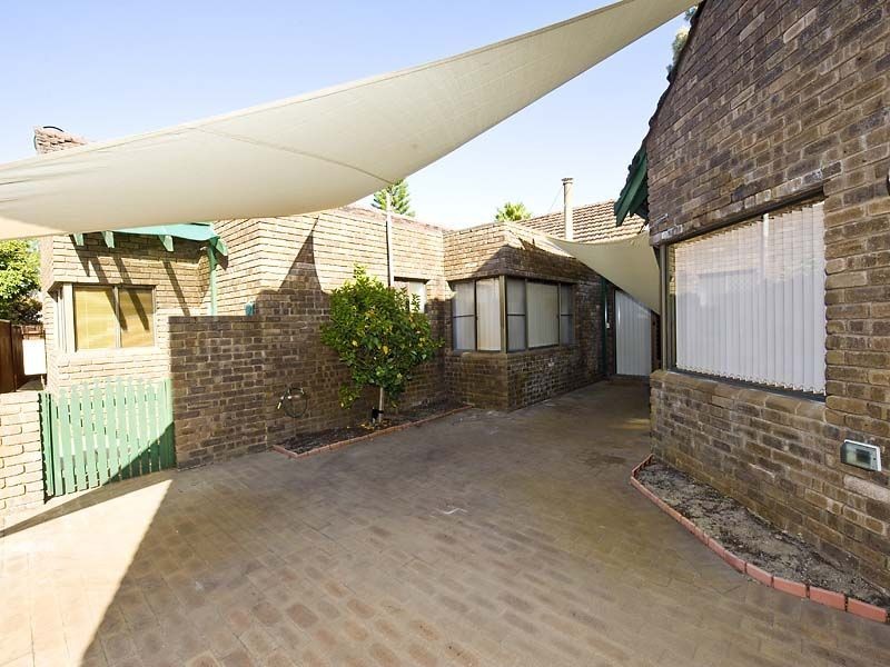 37 Grenadier Drive, Thornlie WA 6108