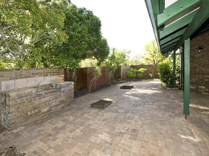 37 Grenadier Drive, Thornlie WA 6108