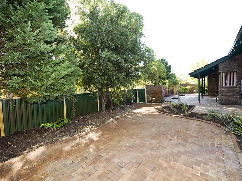 37 Grenadier Drive, Thornlie WA 6108