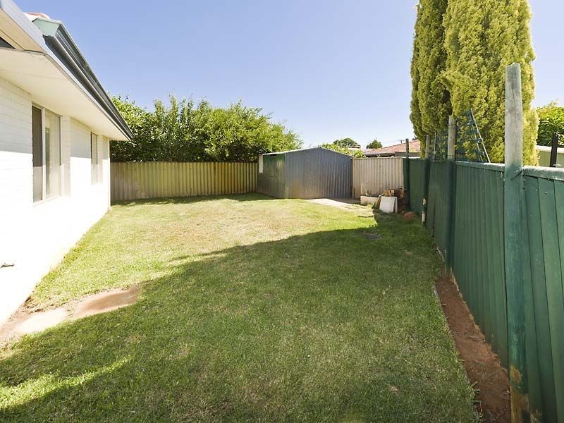 80 B Glyndebourne Ave, Thornlie WA 6108