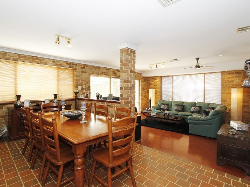 30 Hickory Drive, Thornlie WA 6108