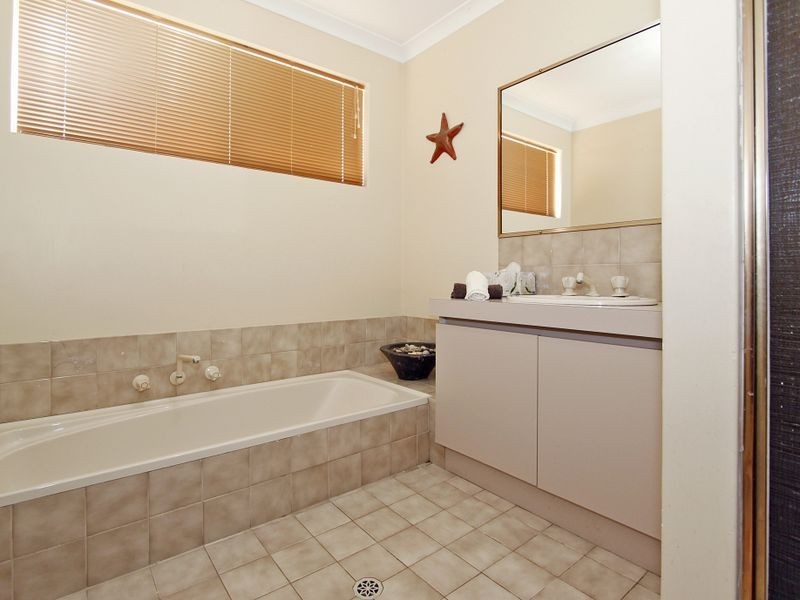 30 Hickory Drive, Thornlie WA 6108
