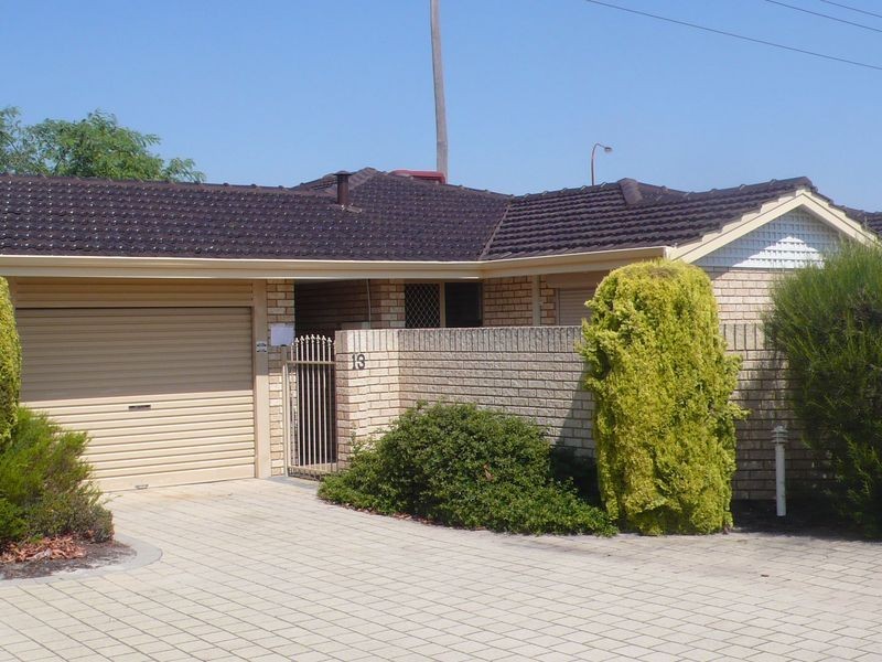 13/1 Chesterton Drive, Thornlie WA 6108