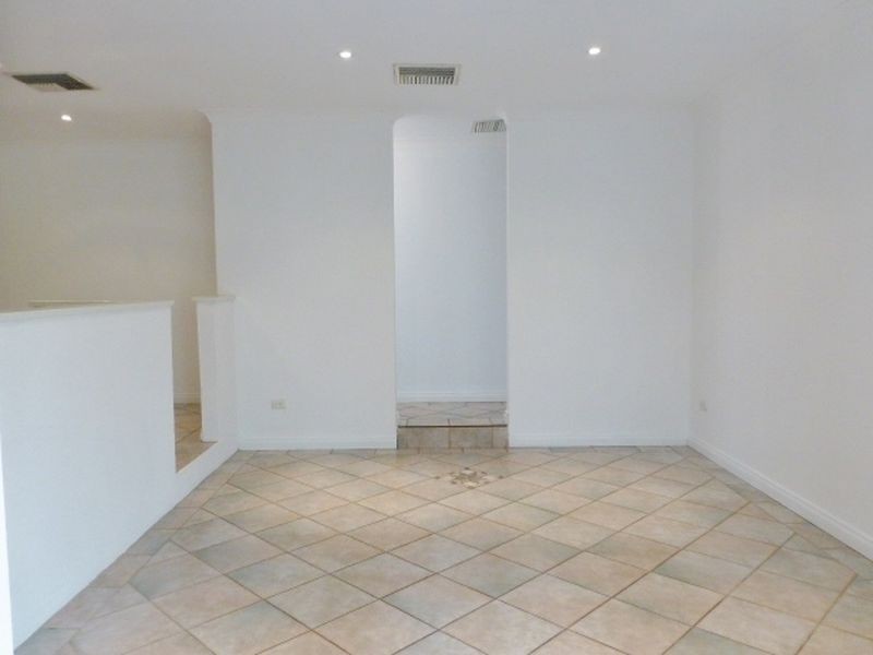 4 Constantine Court, Thornlie WA 6108