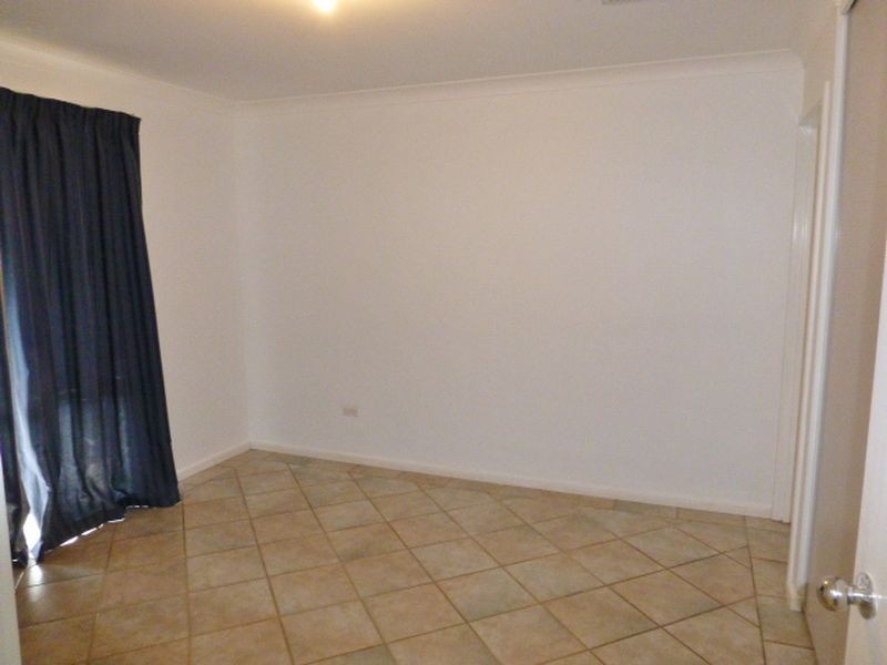 4 Constantine Court, Thornlie WA 6108