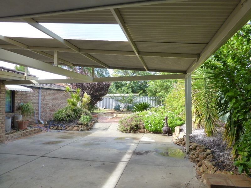 4 Constantine Court, Thornlie WA 6108