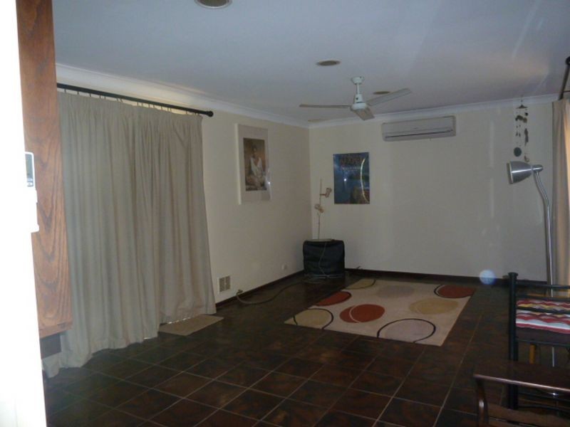 68 Connemara Drive, Thornlie WA 6108