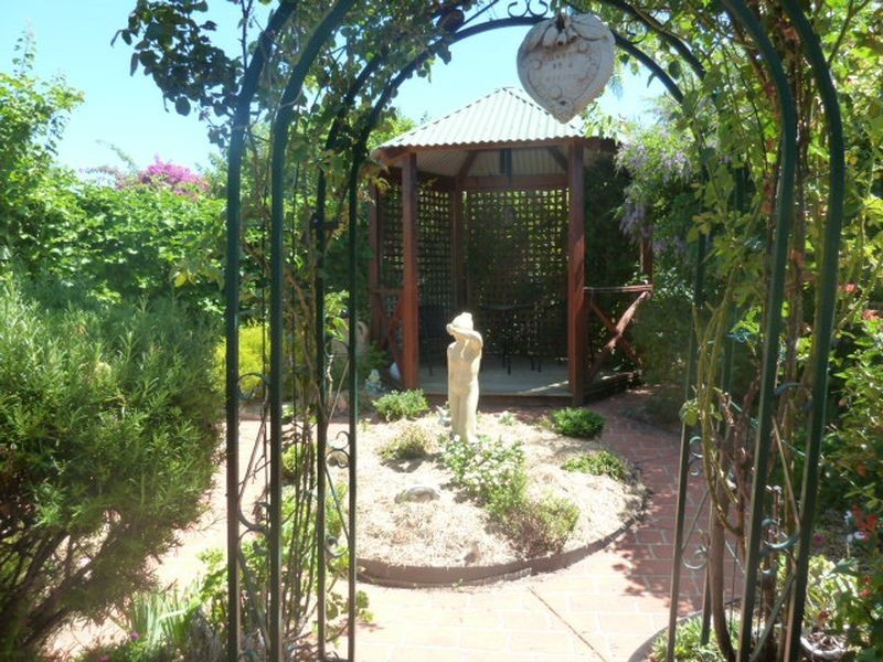 68 Connemara Drive, Thornlie WA 6108