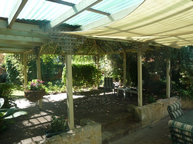 19 Regency Drive, Thornlie WA 6108