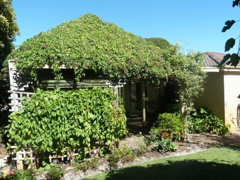 19 Regency Drive, Thornlie WA 6108