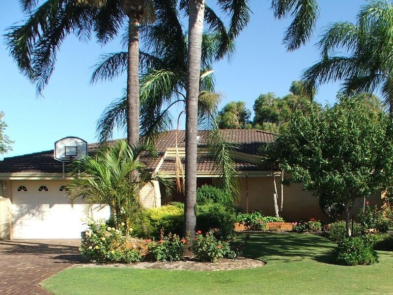 19 Regency Drive, Thornlie WA 6108