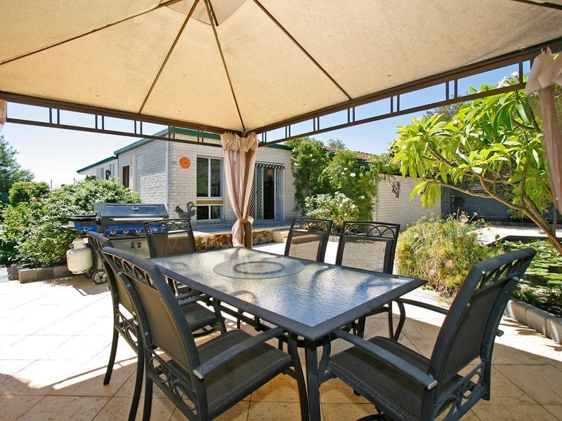 11 Lyrebird Way, Thornlie WA 6108