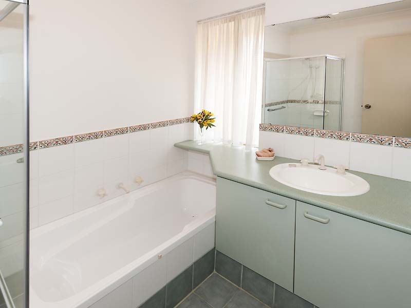 11 Summer Place, Thornlie WA 6108