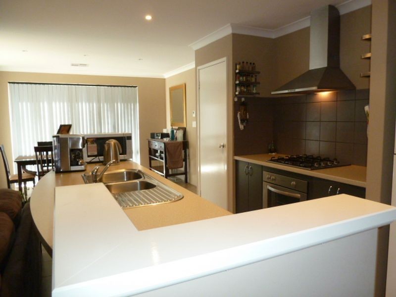 34 Limbee Glade, Huntingdale WA 6110