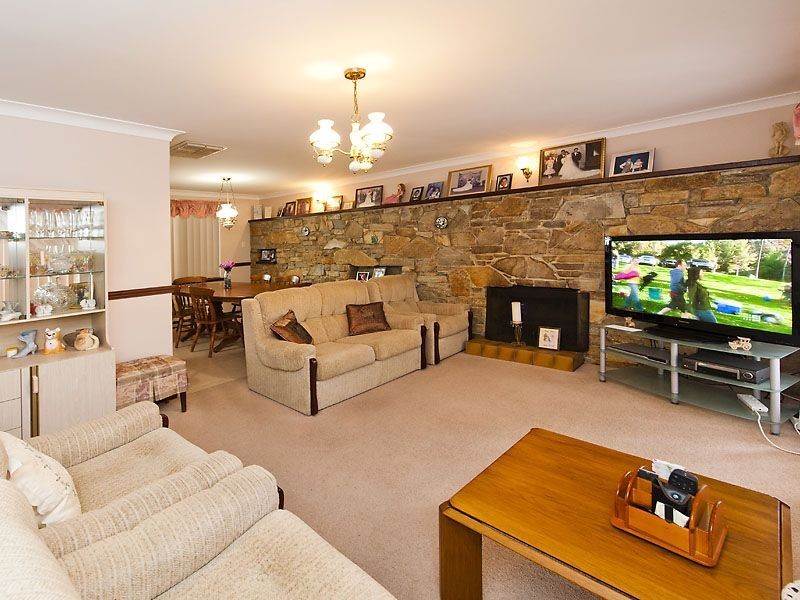 18 Meuller Way, Thornlie WA 6108