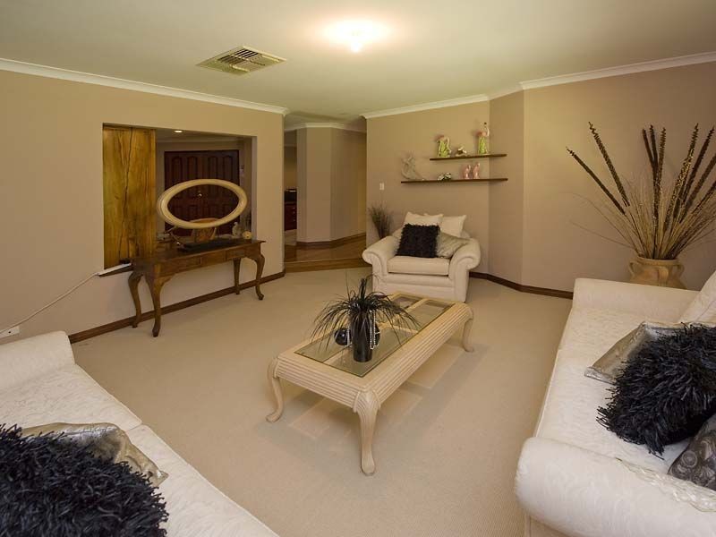 34 Livingstone Drive, Canning Vale WA 6155