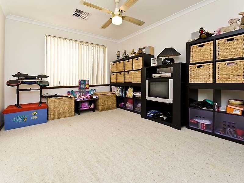 18 Rufford Lane, Canning Vale WA 6155