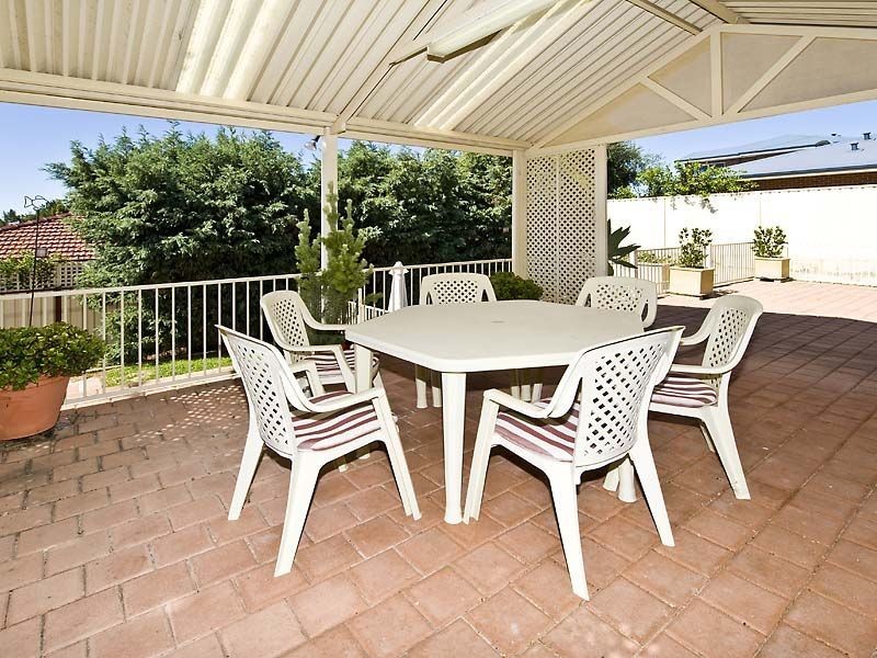 18 Rufford Lane, Canning Vale WA 6155