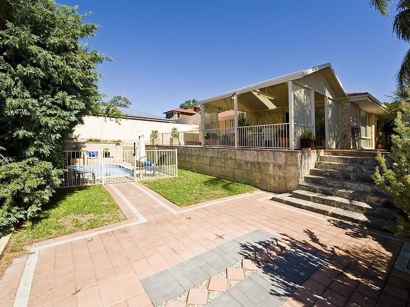 18 Rufford Lane, Canning Vale WA 6155