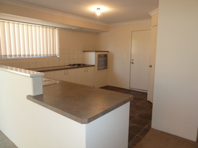 31 Bridge Road, Canning Vale WA 6155