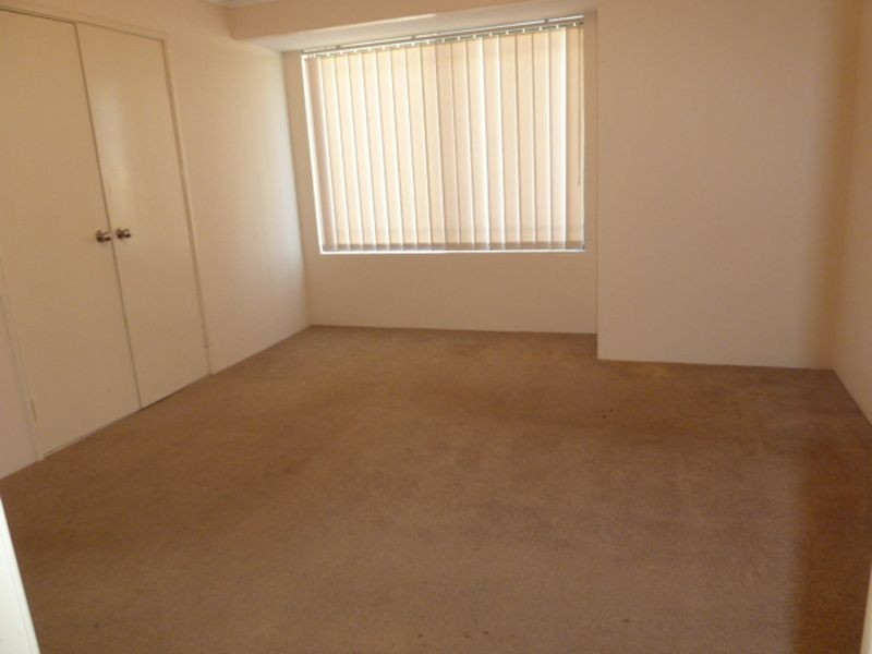 31 Bridge Road, Canning Vale WA 6155