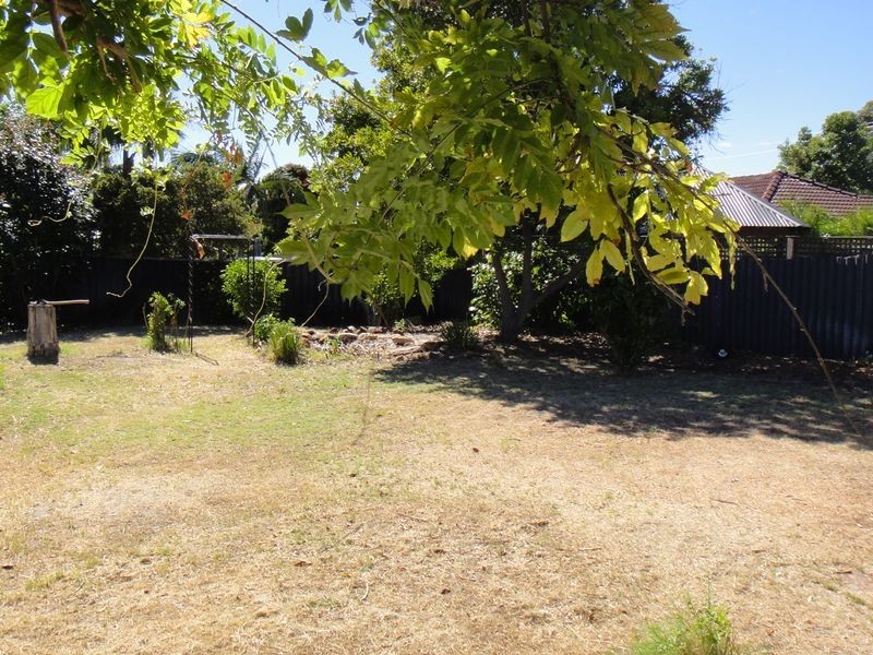 12 Sheldwich Street, Thornlie WA 6108