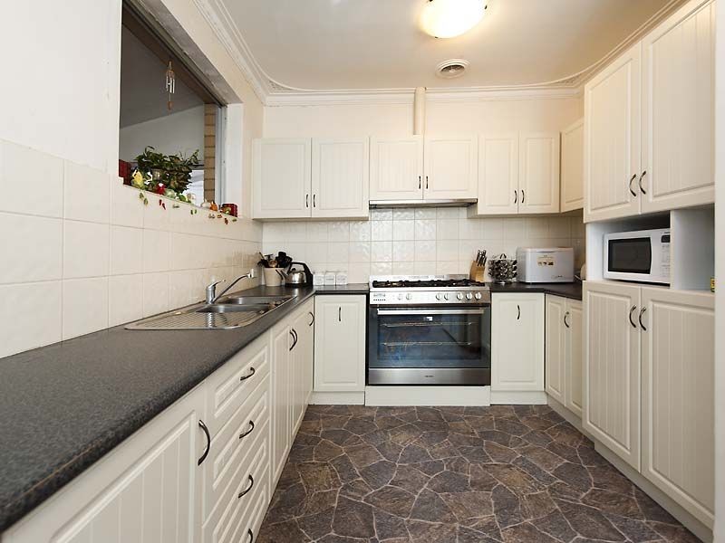 3 Lorenzo Street, Thornlie WA 6108