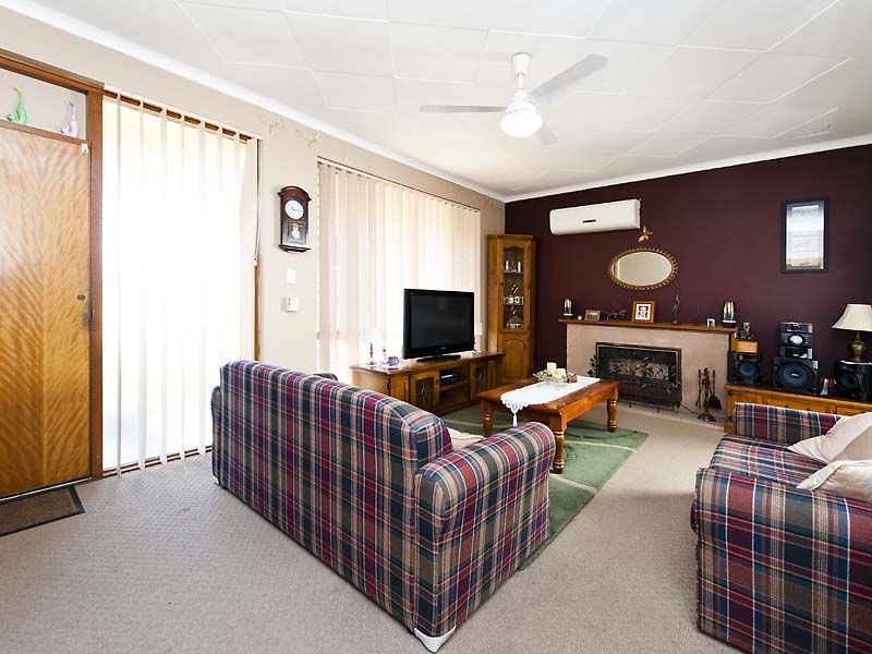 3 Lorenzo Street, Thornlie WA 6108