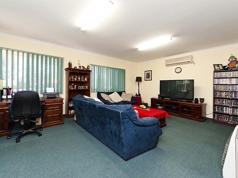 3 Lorenzo Street, Thornlie WA 6108