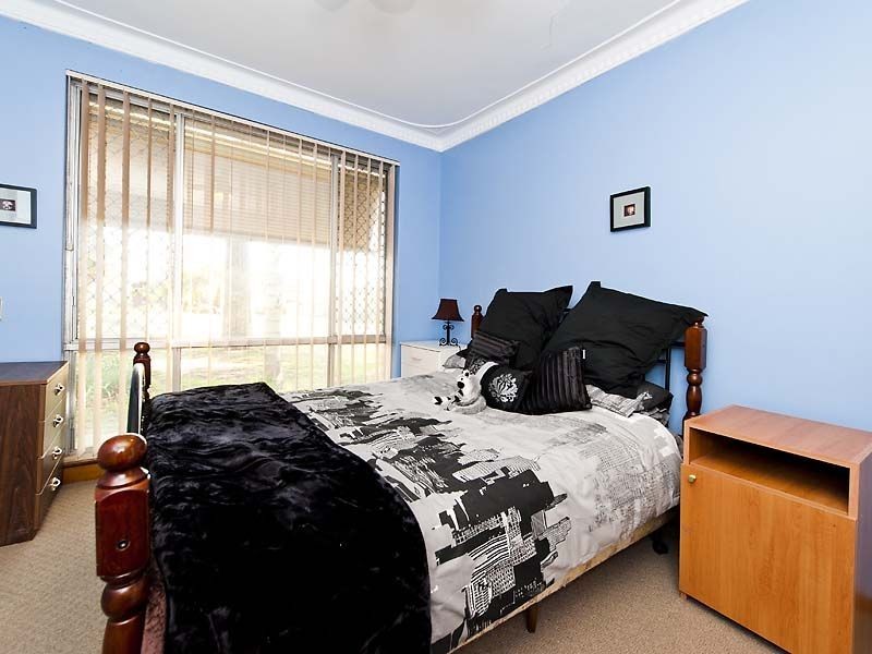 3 Lorenzo Street, Thornlie WA 6108