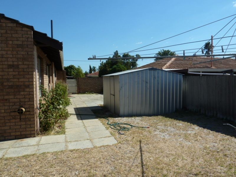 24 Currawong Way, Thornlie WA 6108