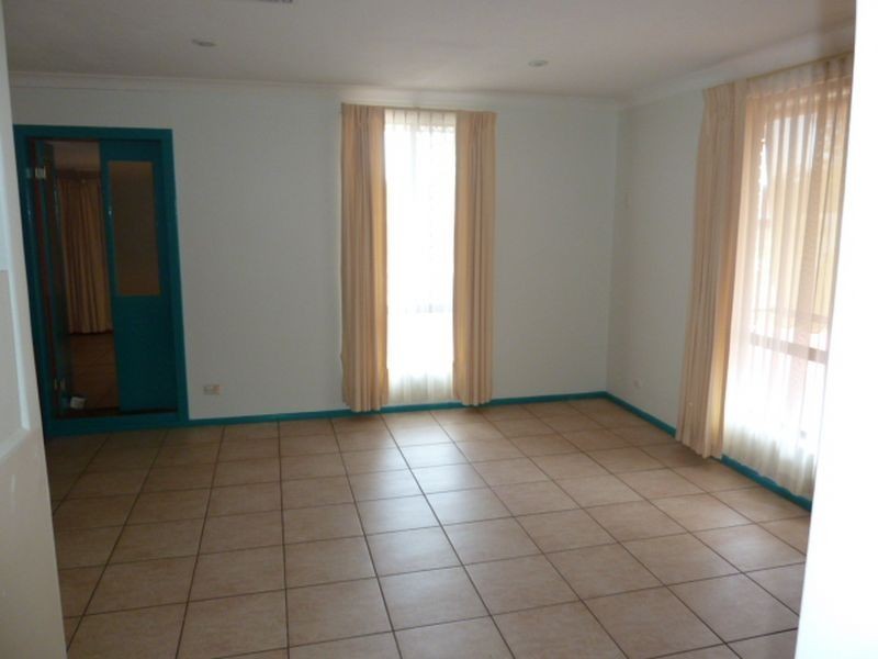 46 Willowmead Way, Kelmscott WA 6111