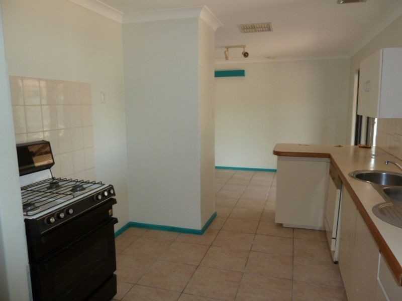 46 Willowmead Way, Kelmscott WA 6111