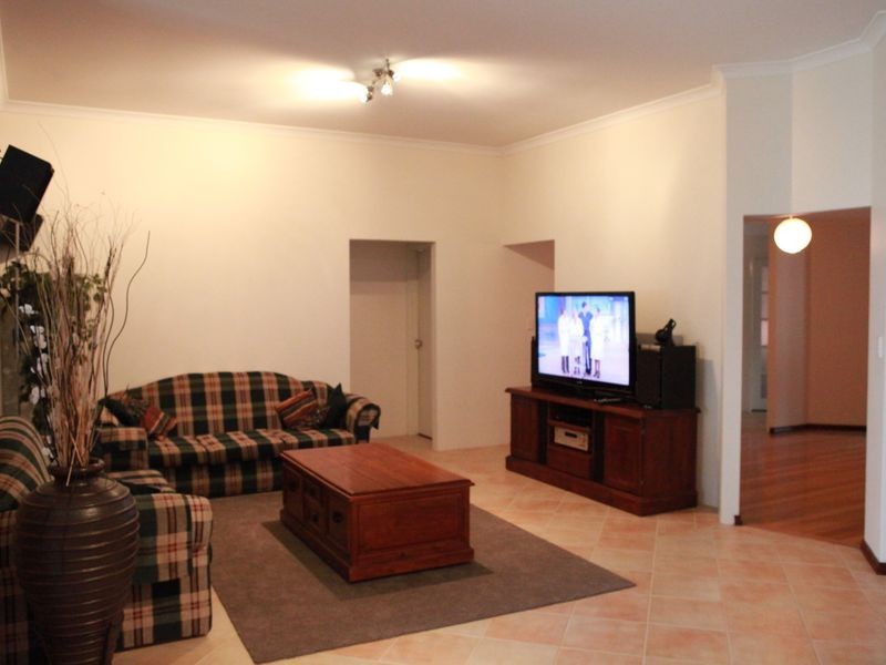 4 Thomasia Street, Huntingdale WA 6110