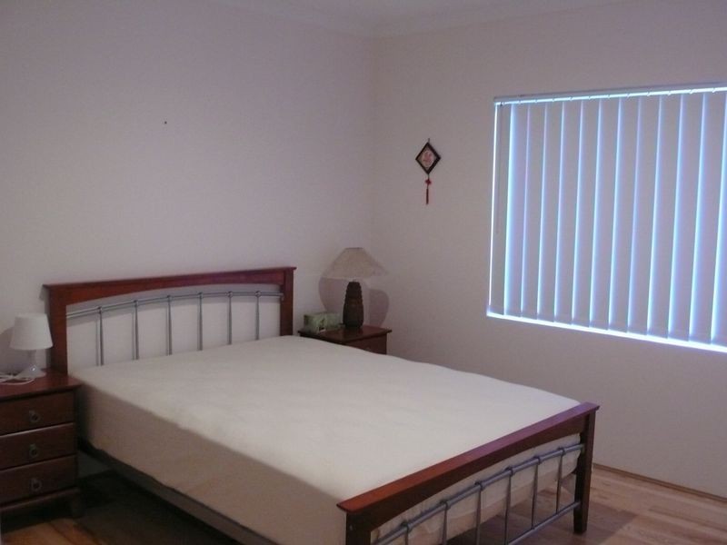 24 Finsbury Drive, Thornlie WA 6108