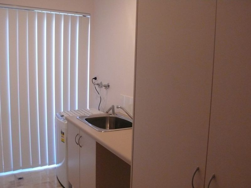 24 Finsbury Drive, Thornlie WA 6108