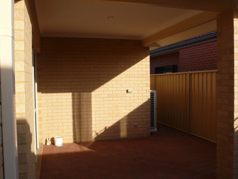 24 Finsbury Drive, Thornlie WA 6108