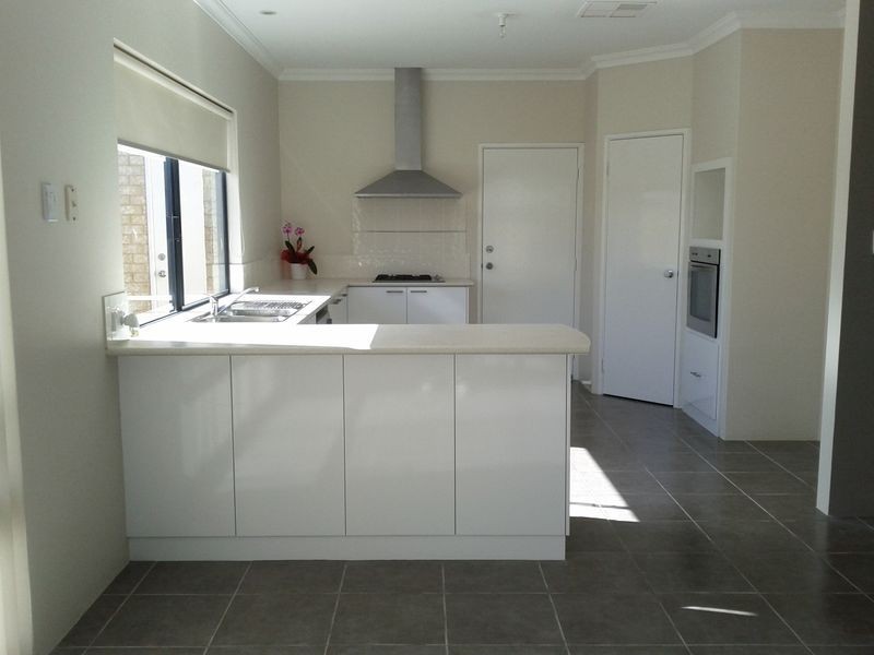 6 Sunflower Road, Success WA 6164