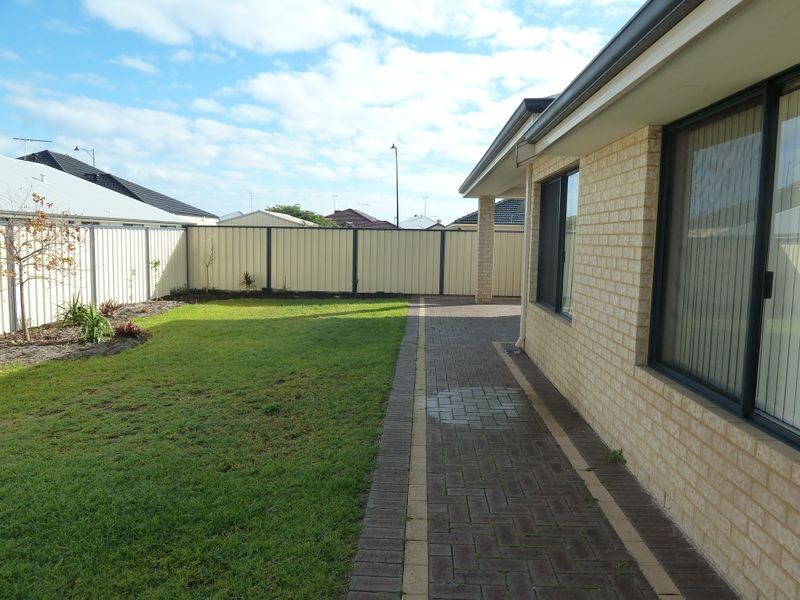 6 Sunflower Road, Success WA 6164