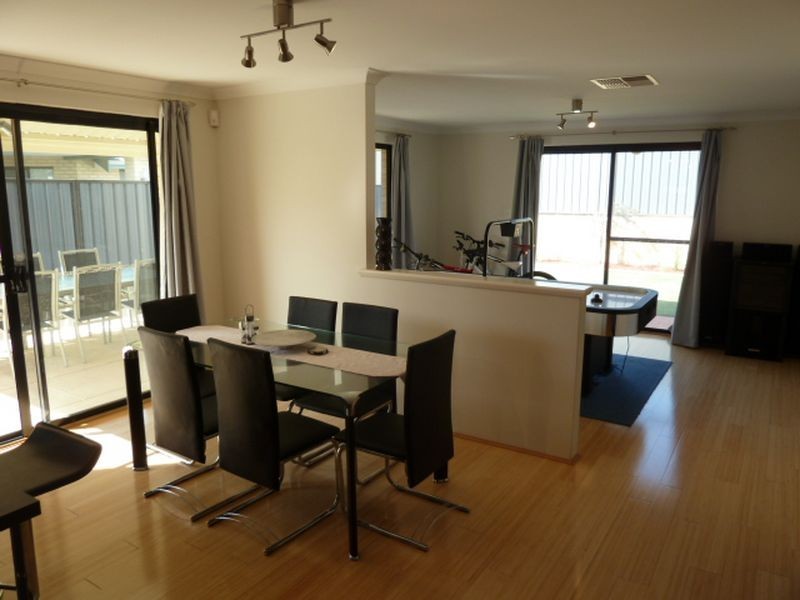 82 Tarradee Cct, Thornlie WA 6108