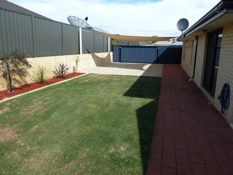 82 Tarradee Cct, Thornlie WA 6108