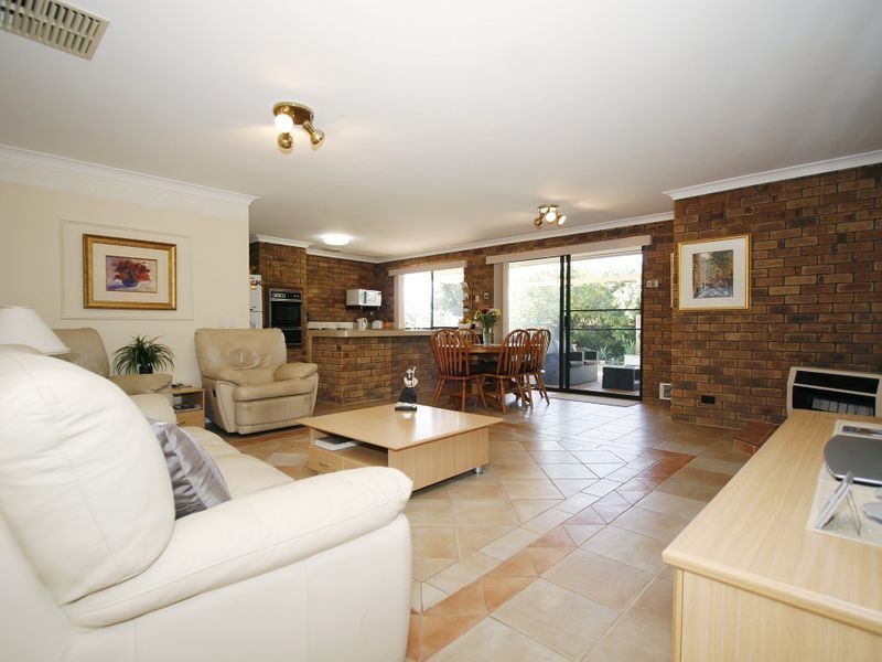 2 Viscount Court, Thornlie WA 6108