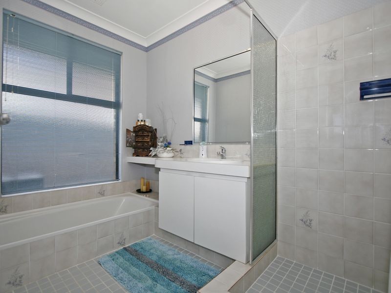 2 Viscount Court, Thornlie WA 6108