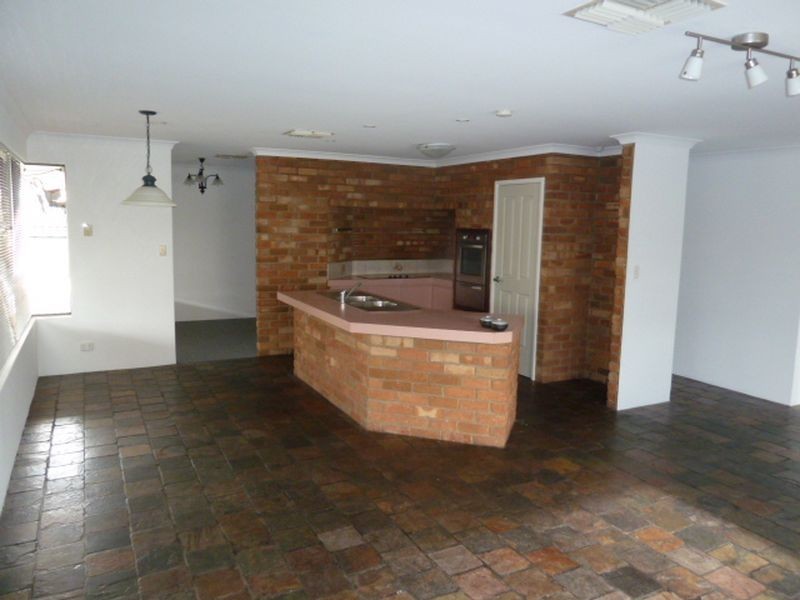 6 Jabiru Close, Huntingdale WA 6110